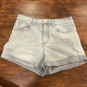 Light wash jean short